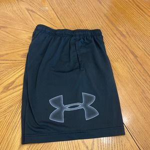 Under Armour Black Sportwear Short  Heatgear Youth Sz M slightly used
